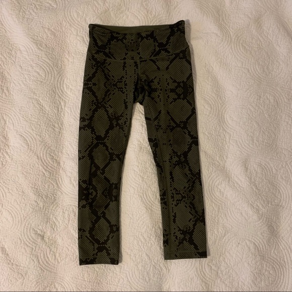 Lululemon cropped wunder under leggings - Picture 2 of 5